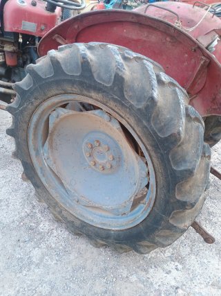 Tractor Massey Ferguson Rojo