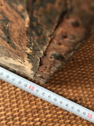 Arcón antiguo de madera y metal