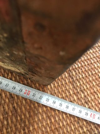 Arcón antiguo de madera y metal