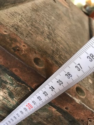 Arcón antiguo de madera y metal