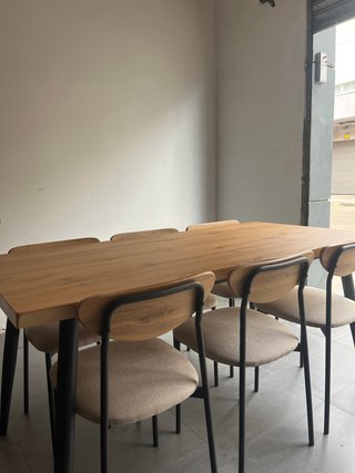 Mesa comedor industrial y 6 sillas