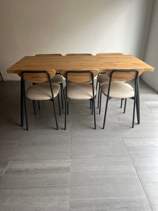 Mesa comedor industrial y 6 sillas
