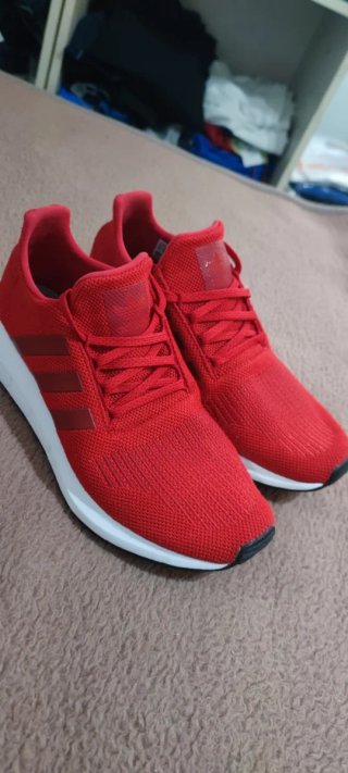 Adidas Swift Run Talla 44 2/3 Roja