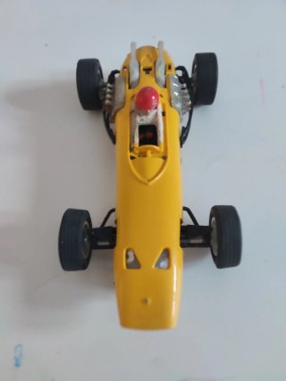 Coche Scalextric Amarillo