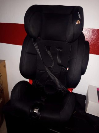 Silla de coche para niño negra