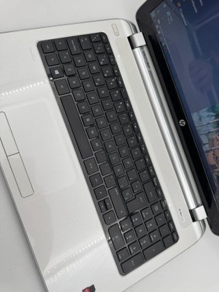 HP Pavilion 15 – 8GB RAM + AMD A10 + Windows 10 L