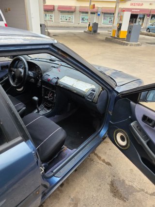 Mazda 323 1993
