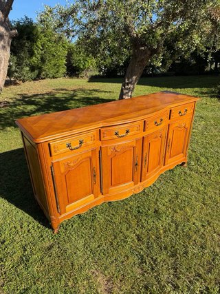 Aparador de madera clásico