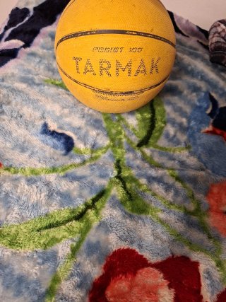 Balón Tarmak desinflado, si se infla va genial