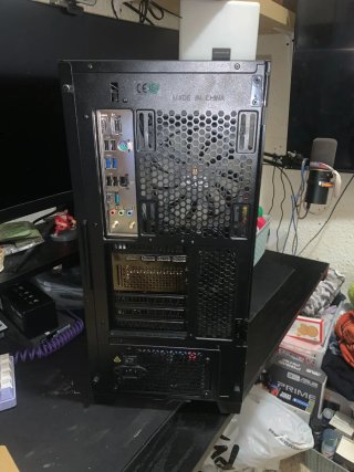 PC da gaming Nvidia RTX 5070 Ti quasi nuovo
