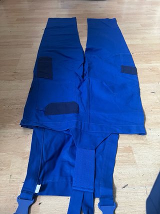 Mono de trabajo azul
