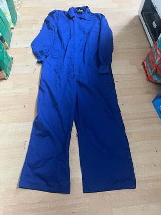 Mono de trabajo azul