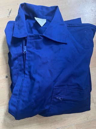 Mono de trabajo azul