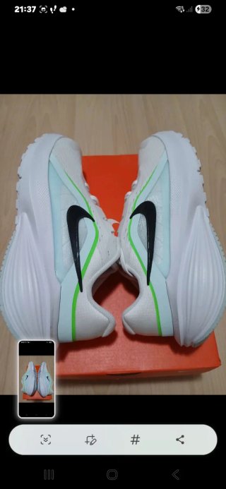 Zapatillas Nike Blancas y Verdes
