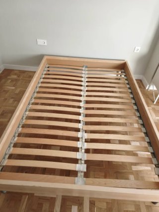 Canapé de madera pino y patas metálicas
