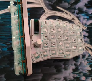 Teclado Sofle Split RGB Blanco y Morado