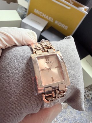 Reloj Guess Rosa y Plateado