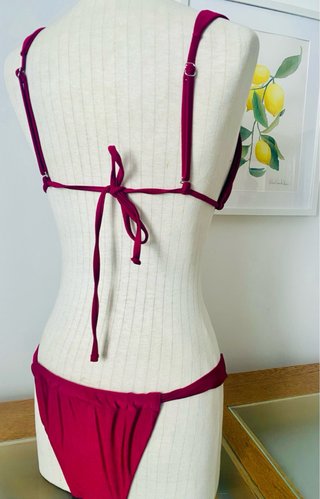 Costume bikini color bordo ( rosso ciliegia)