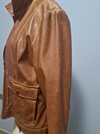 Chaqueta de cuero marrón