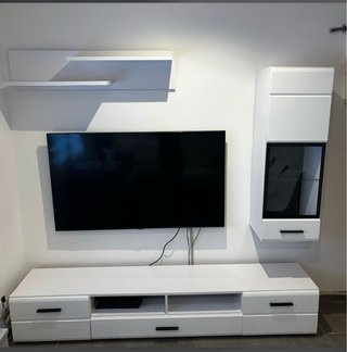 Mueble de comedor blanco y negro