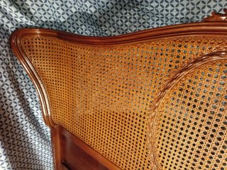 Dormitorio Estilo Luis XV: Madera, Mármol y Bronce