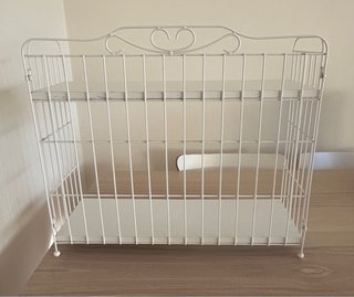 Estantería metálica blanca