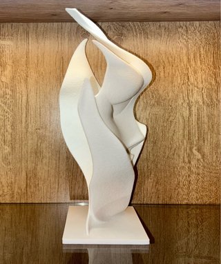 Volto astratto stilizzato bianco