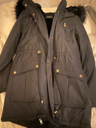 Chaquetón negro mujer con capucha y pelo