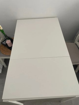 Mesa  de comedor  o cocina  extensible y  4 Sillas