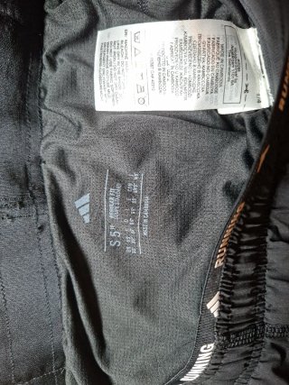 Pantalón corto running Adidas negro