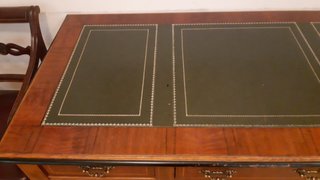 Escritorio vintage madera piel estilo georgiano