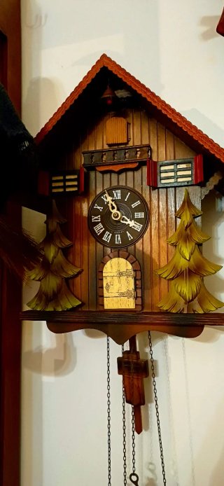 Orologio a cucù in legno