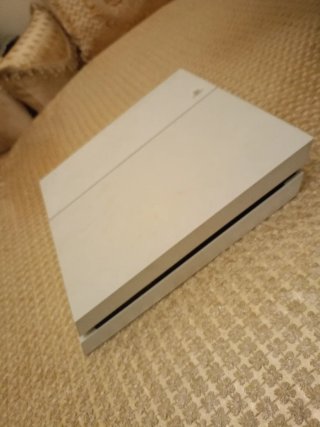 PS4 Blanca + GTA V + FIFA 22