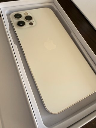 iPhone 12 Pro Blanco Estrella + auriculares apple