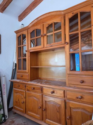 Mueble vitrina provenzal madera y cristal
