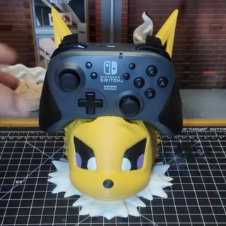 Soporte Mando Universal Jolteon
