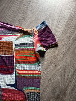 Camiseta Multicolor. Talla S.