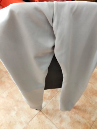 Conjunto deportivo Nike beige y negro