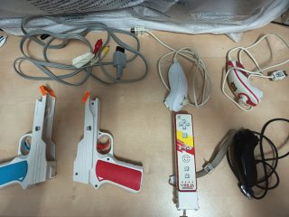 WII "JUEGOS EXTRA"+muchos accesorios
