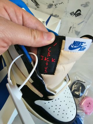 Nike jordan 1 low x Fragment Design x Travis Scott