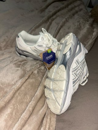 Zapatillas Asics Gel Blancas y Grises