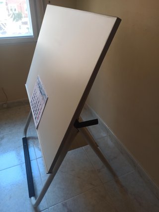 Mesa dibujo técnico con borde protector y bandeja