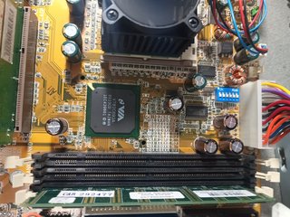 PLACA ATX CON ISA + 64MB SDRAM y ventilador