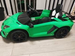 Coche eléctrico infantil
