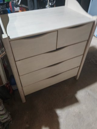 Cómoda grande de madera