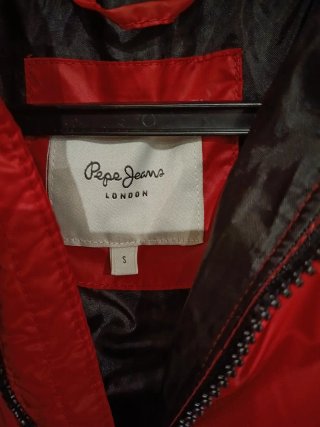 Cazadora acolchada Pepe Jeans mujer roja