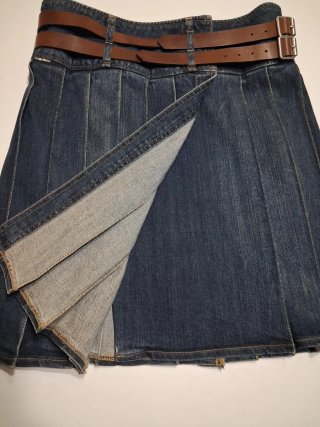 Falda Burberry Plisada Denim talla USA 6