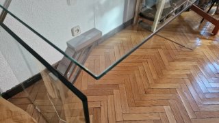 Scrivania in vetro e metallo