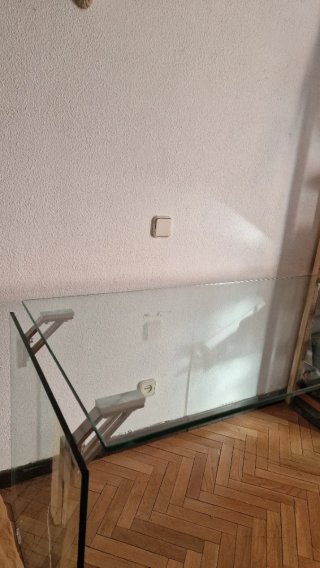 Scrivania in vetro e metallo