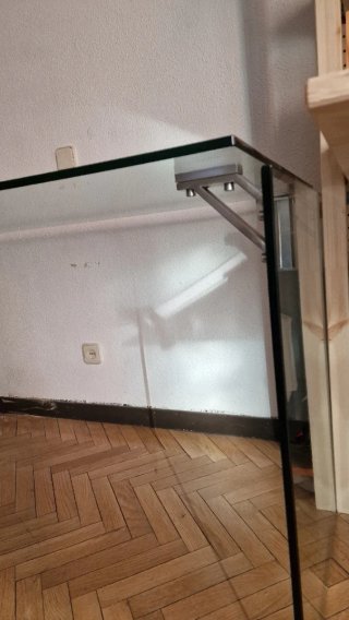 Scrivania in vetro e metallo